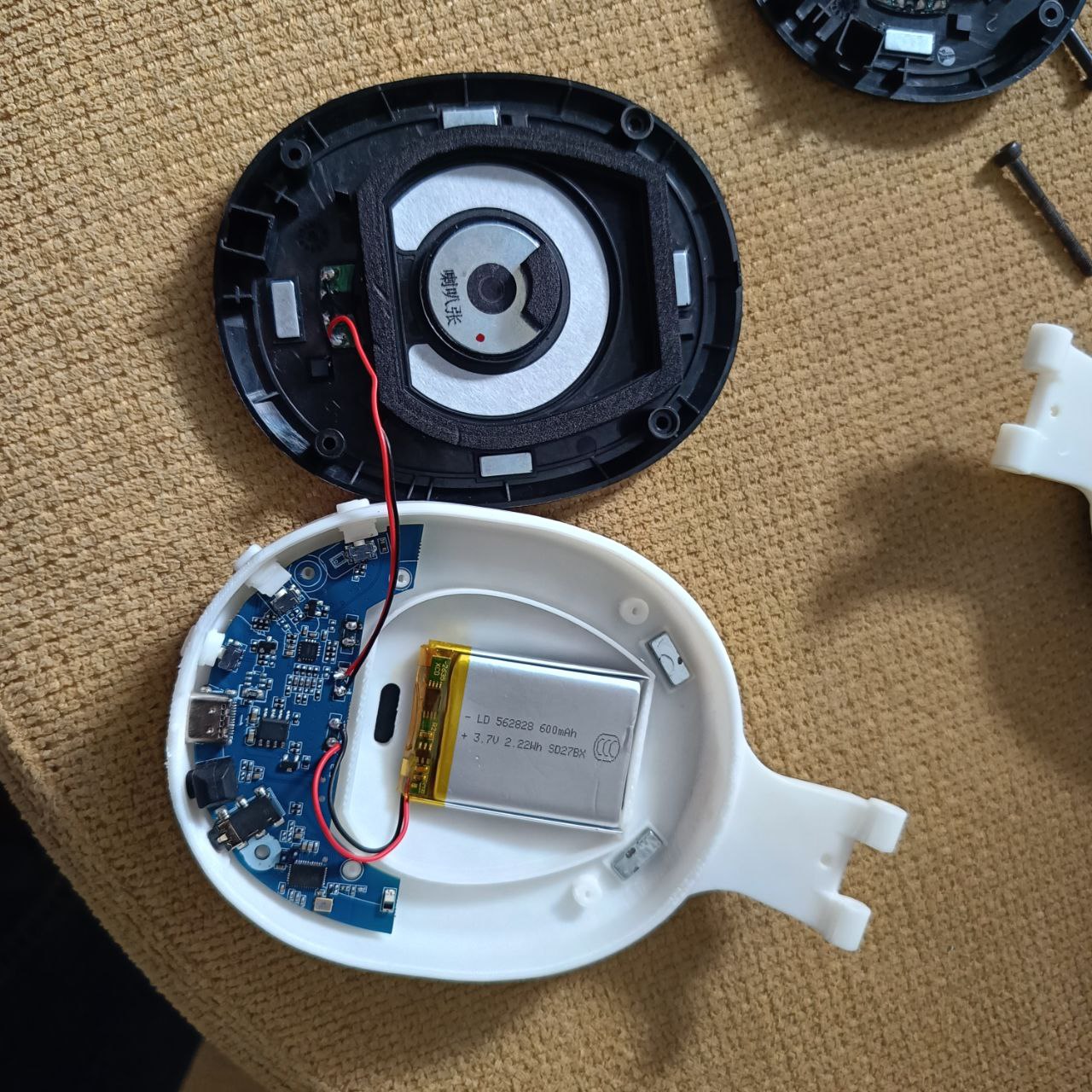 Internal layout with PCB and magnets